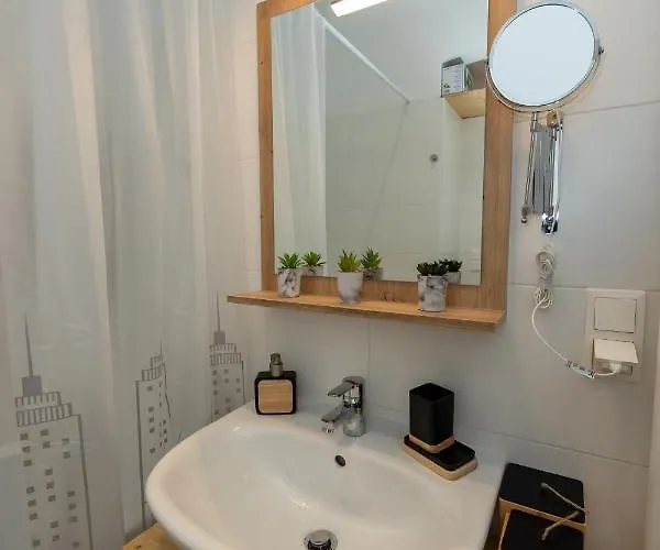 Appartement Sunny 1br With Terrace Near Schoenbrunn