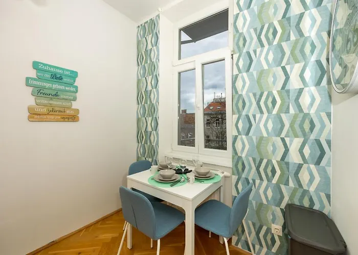 Sunny 1br With Terrace Near Schoenbrunn Appartement Vienne
