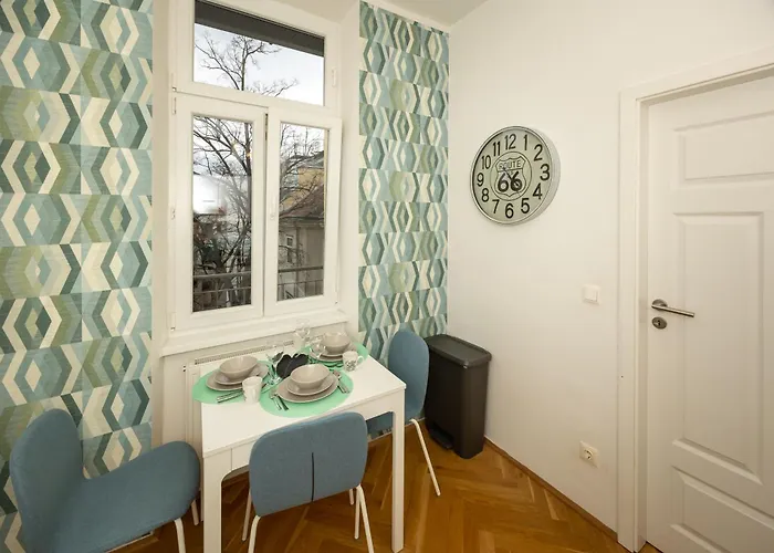 شقة Sunny 1br With Terrace Near Schoenbrunn